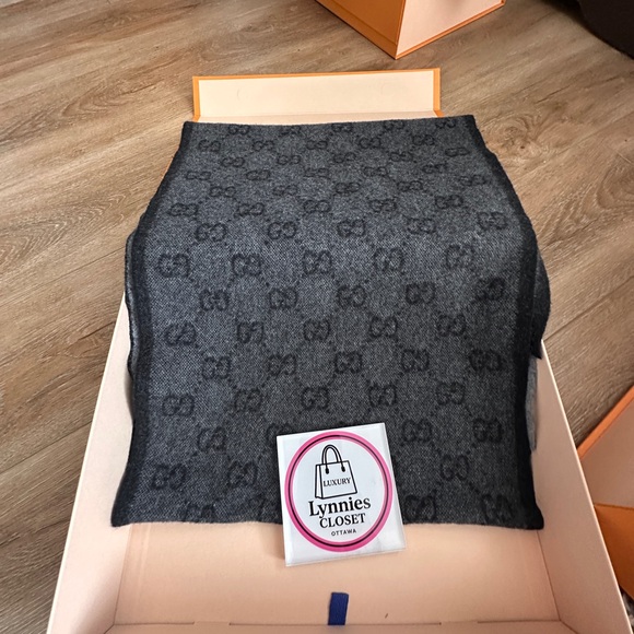 Gucci Gray and Green-Red Striped Scarf - Picture 8 of 10